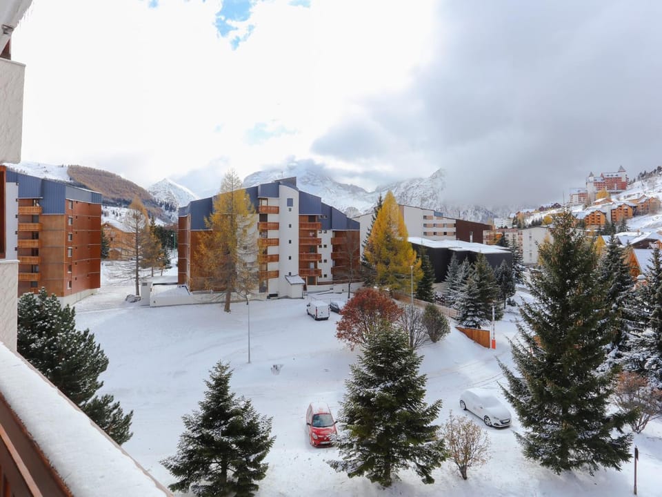 Studio familial, au pied des pistes, animaux admis - FR-1-811-15 Apartment in Les Deux Alpes