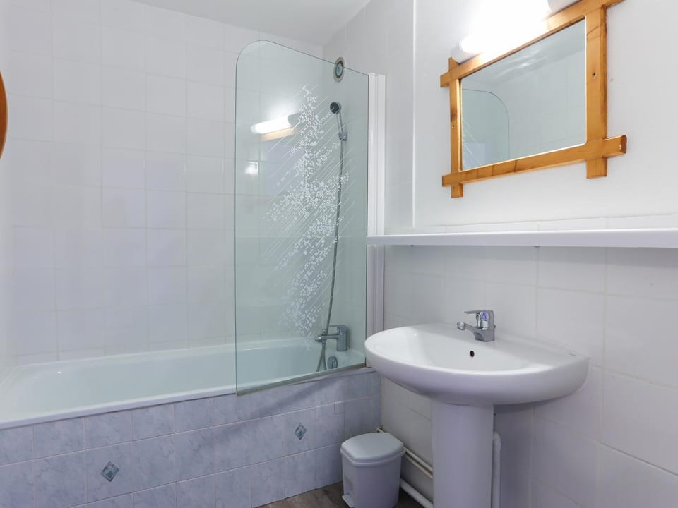 Studio familial 4 pers. au pied des pistes, centre station, animaux admis - FR-1-811-39 Apartment in Les Deux Alpes