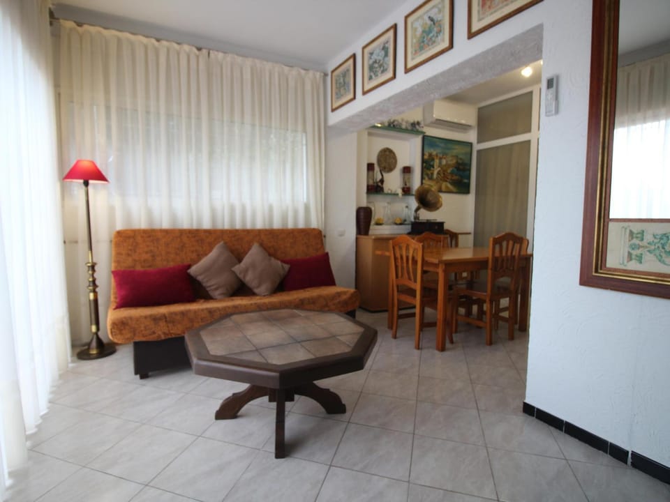 Apartamento Cap Ras Playa Cercana, 4 Per, Admiten Mascotas - ES-228-194 Apartment in Alt Empordà