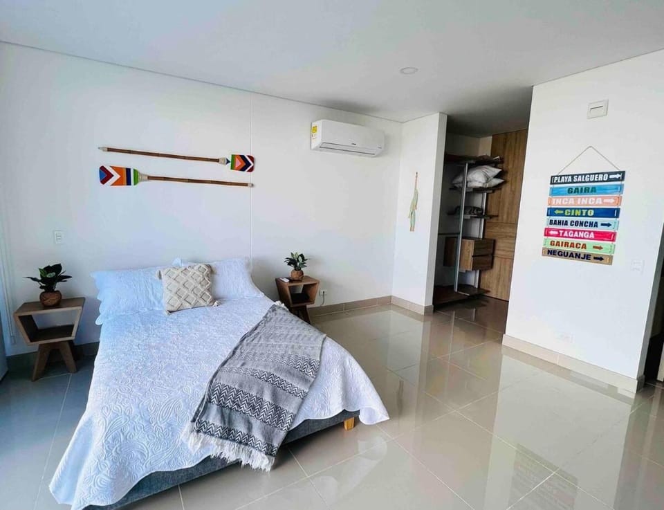 Bed, Photo of the whole room