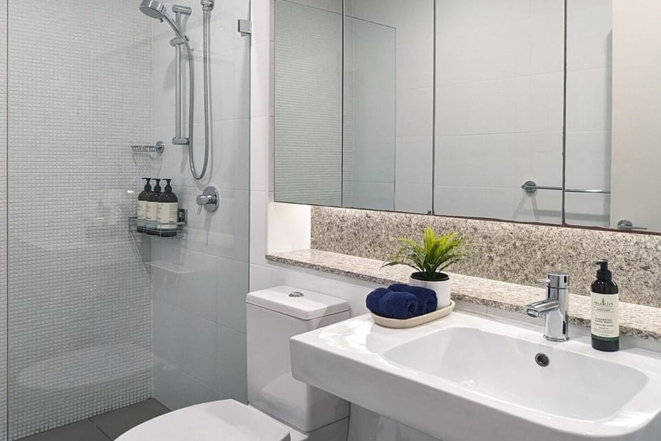 Close to Light Rail UNSW Centennial Park Beach Free Parking Apartment in Kensington