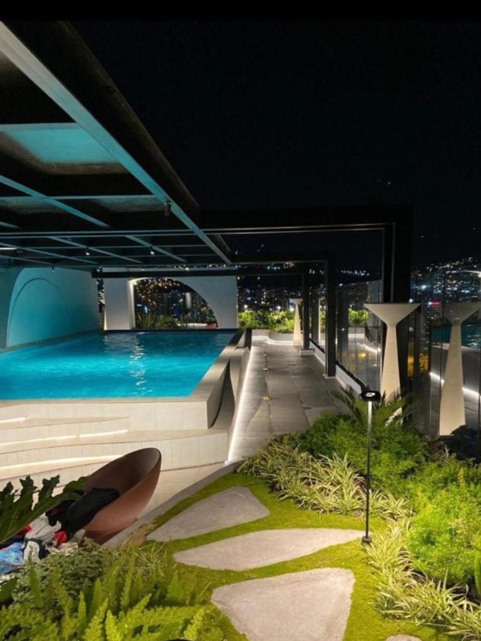 Swimming pool