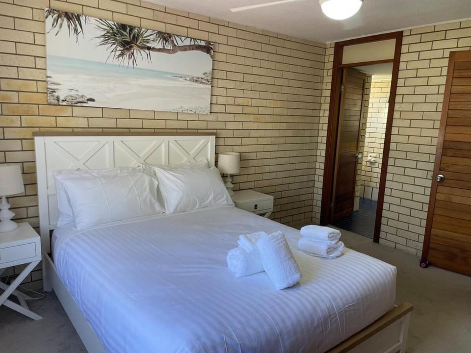 Beach Front Bliss - Luxurious 3 Bedroom Beachfront Apartment in Maroochydore House in Maroochydore