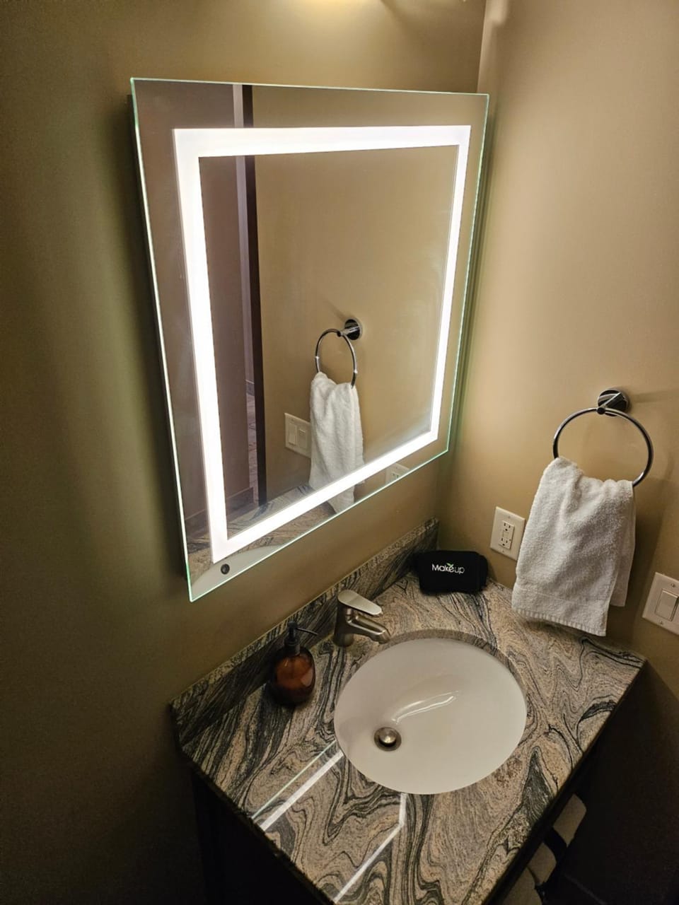 Falcon Crest Canmore Banff Apartment hotel in Canmore