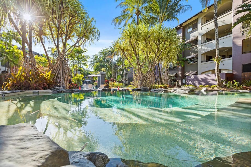 Palm View 9 Pools BBQ and Gym Apartment in Cairns