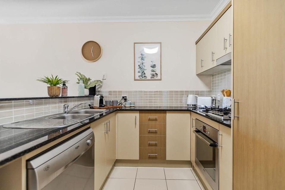 Palm View 9 Pools BBQ and Gym Apartment in Cairns