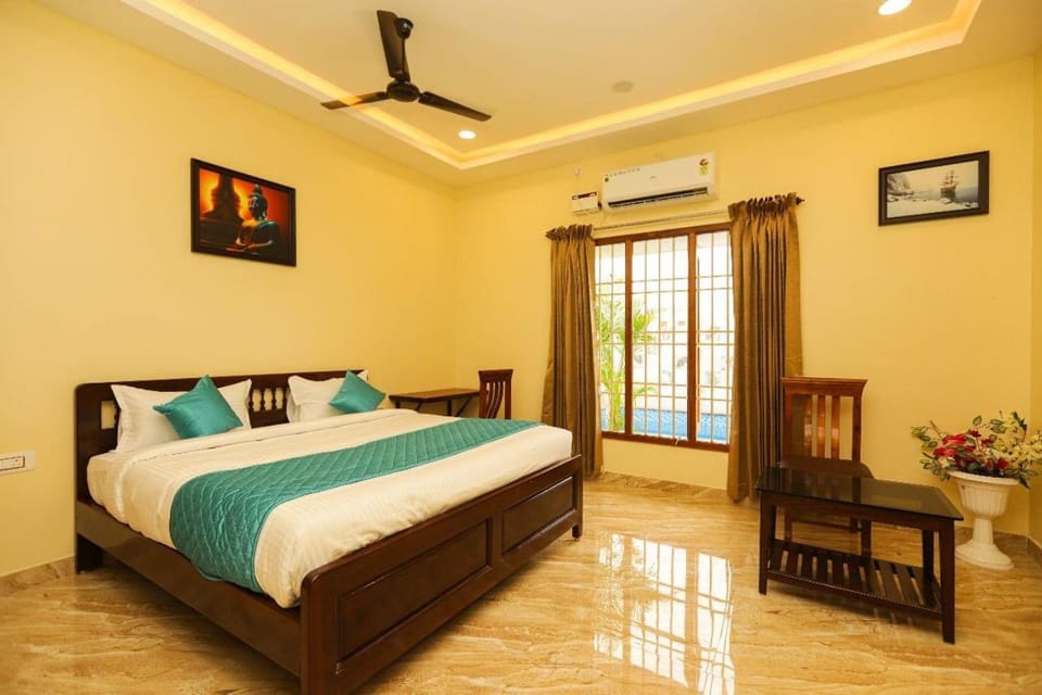 Bed, Photo of the whole room, air conditioner