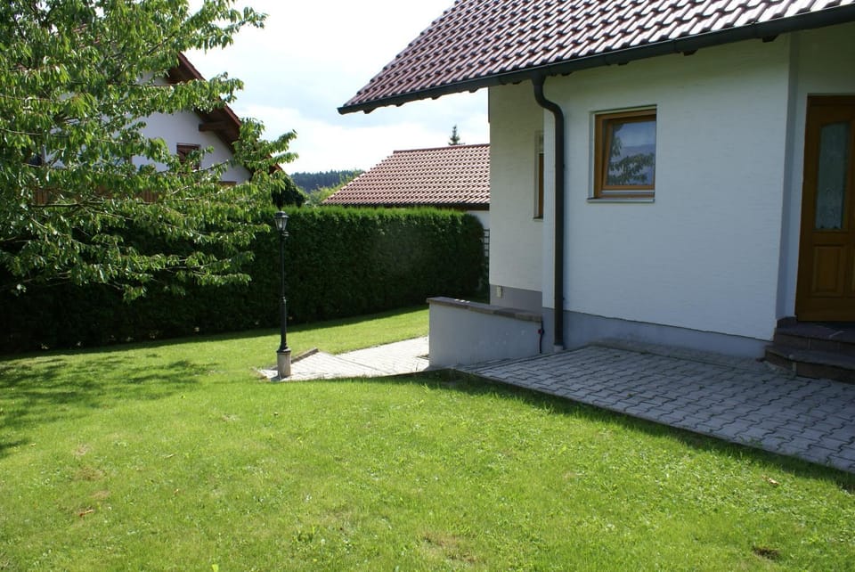 Neighbourhood, Balcony/Terrace