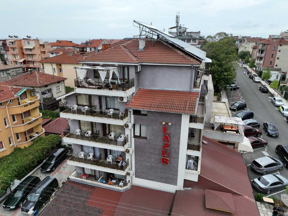 Property building, Bird's eye view, City view, Street view, Location, Parking