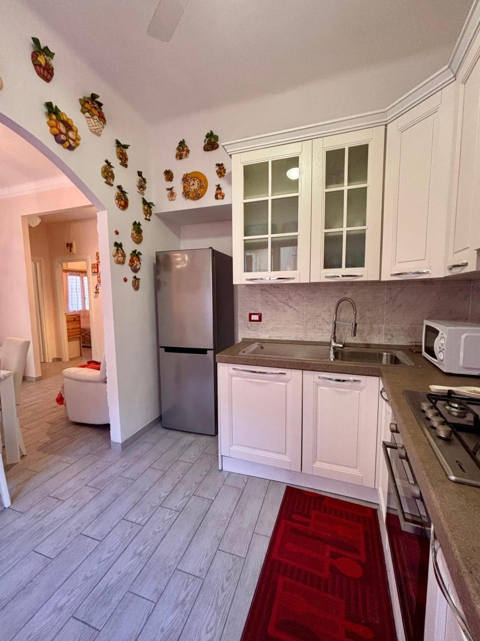 Kitchen or kitchenette, dishwasher