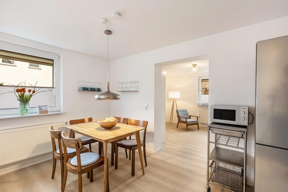 Property building, Kitchen or kitchenette, Living room