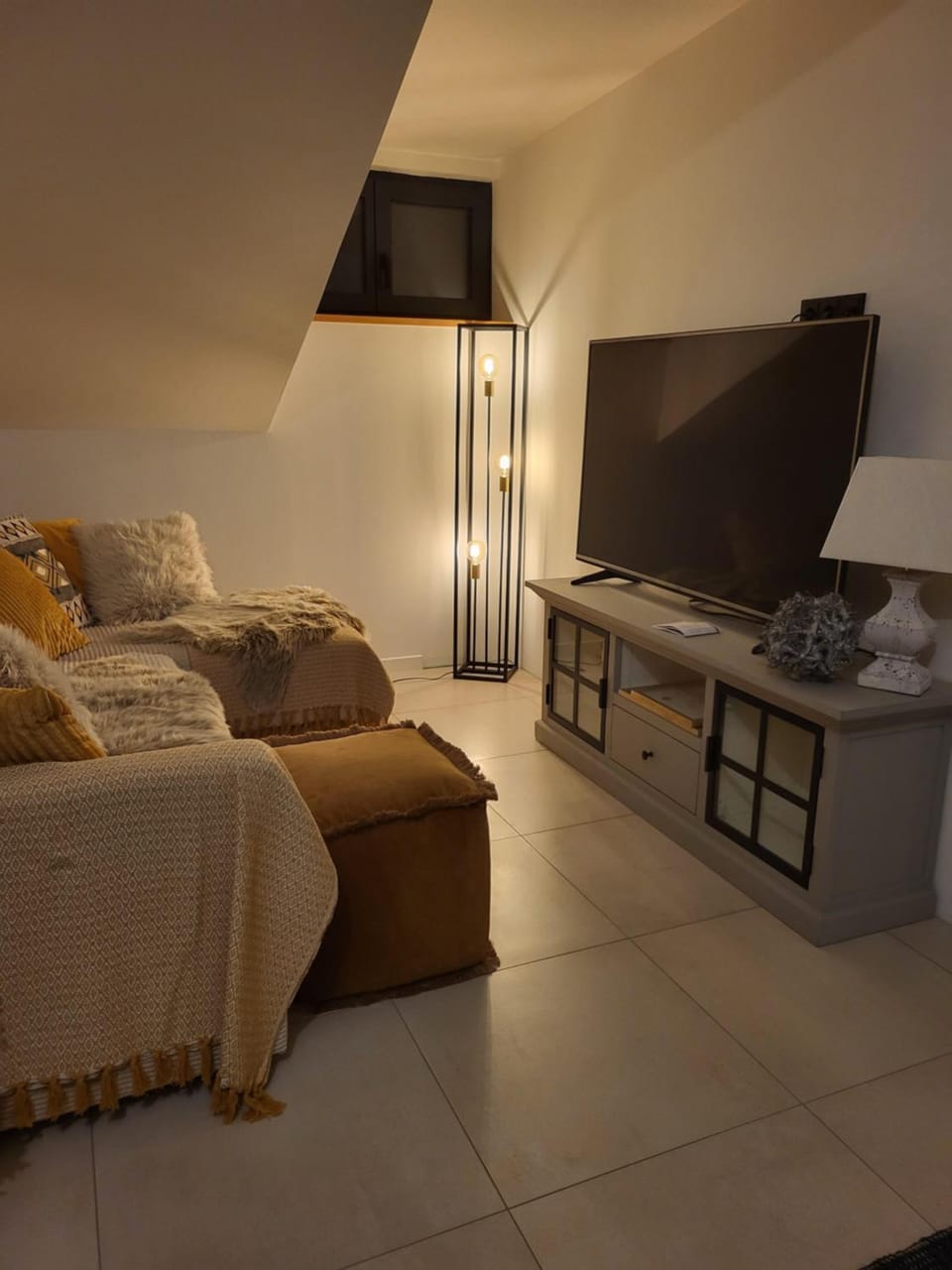 Communal lounge/ TV room, TV and multimedia, Living room