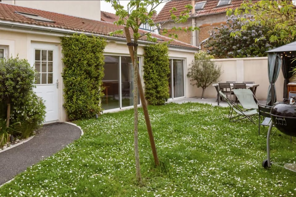 Property building, Garden, Garden view
