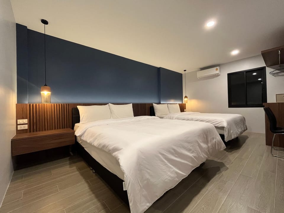 Bed, Photo of the whole room, Bedroom