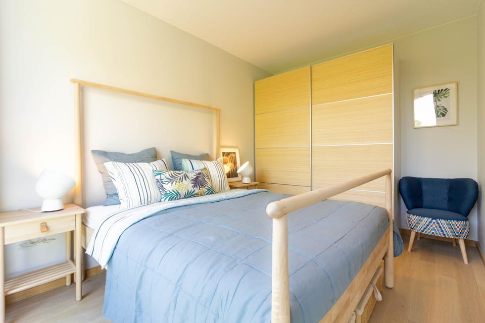 Bedroom, wardrobe