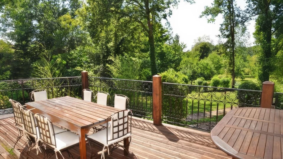 Spring, Day, Natural landscape, Garden, View (from property/room), Balcony/Terrace, Dining area, Garden view