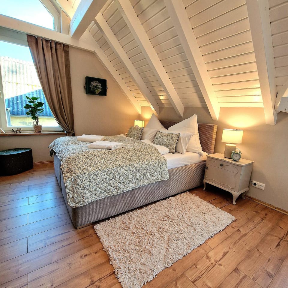Bed, Bedroom