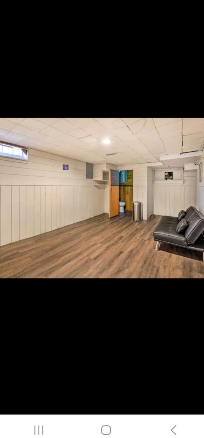 Quiet place House in Dearborn Heights