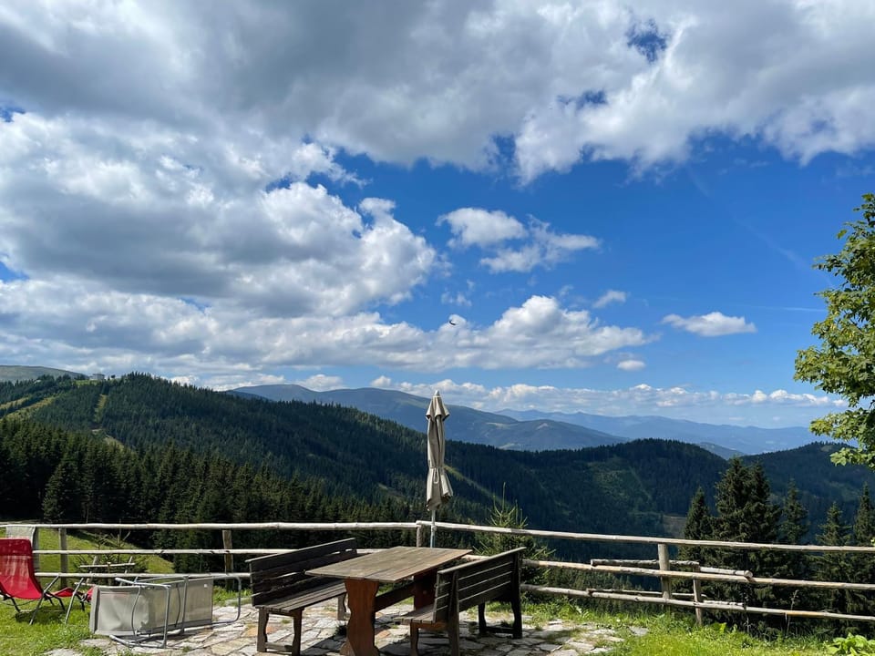 Balcony/Terrace, Mountain view