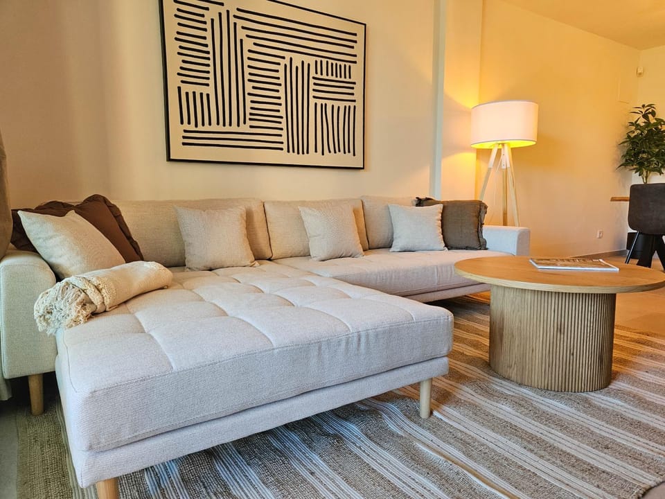 Communal lounge/ TV room, Living room