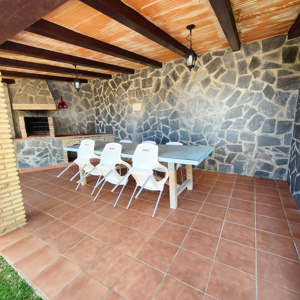 Patio, BBQ facilities