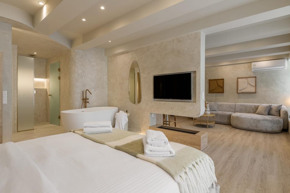 TV and multimedia, Bedroom, Bath