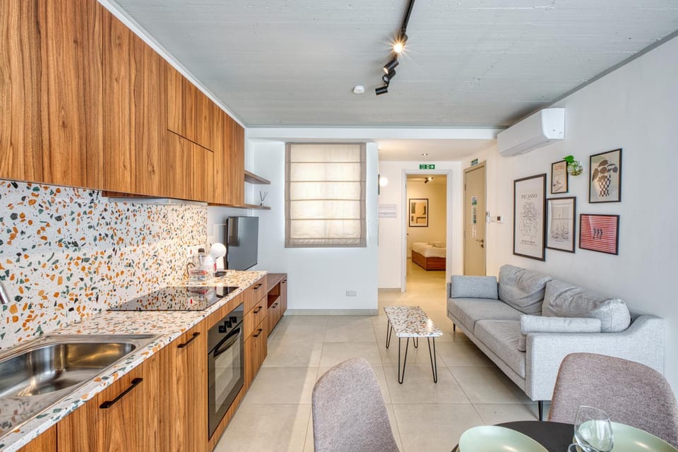 Juliet Residence, Penthouse , Your Home Away from Home in Gzira by SF HOMES Apartment in Sliema
