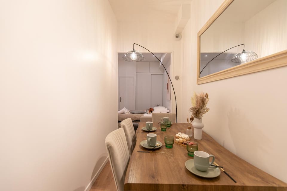 Coffee/tea facilities, Dining area