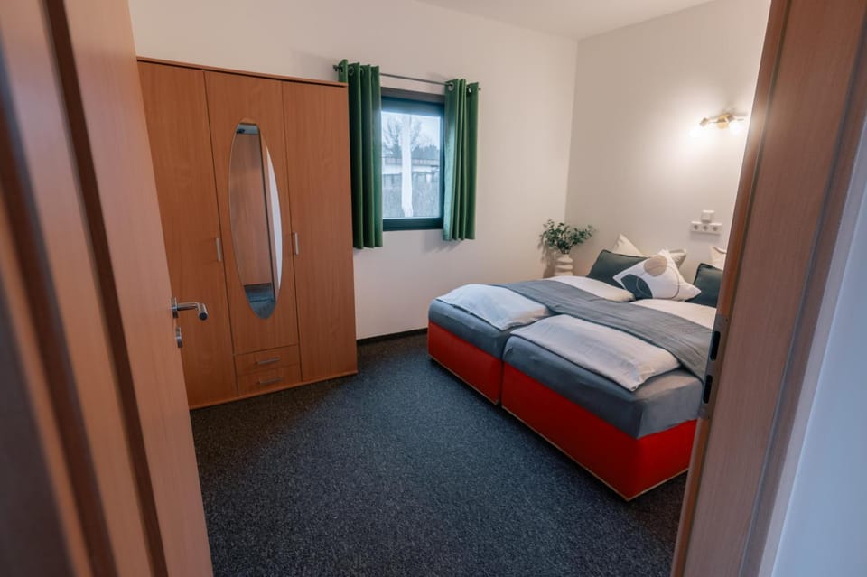 Bed, Bedroom, wardrobe