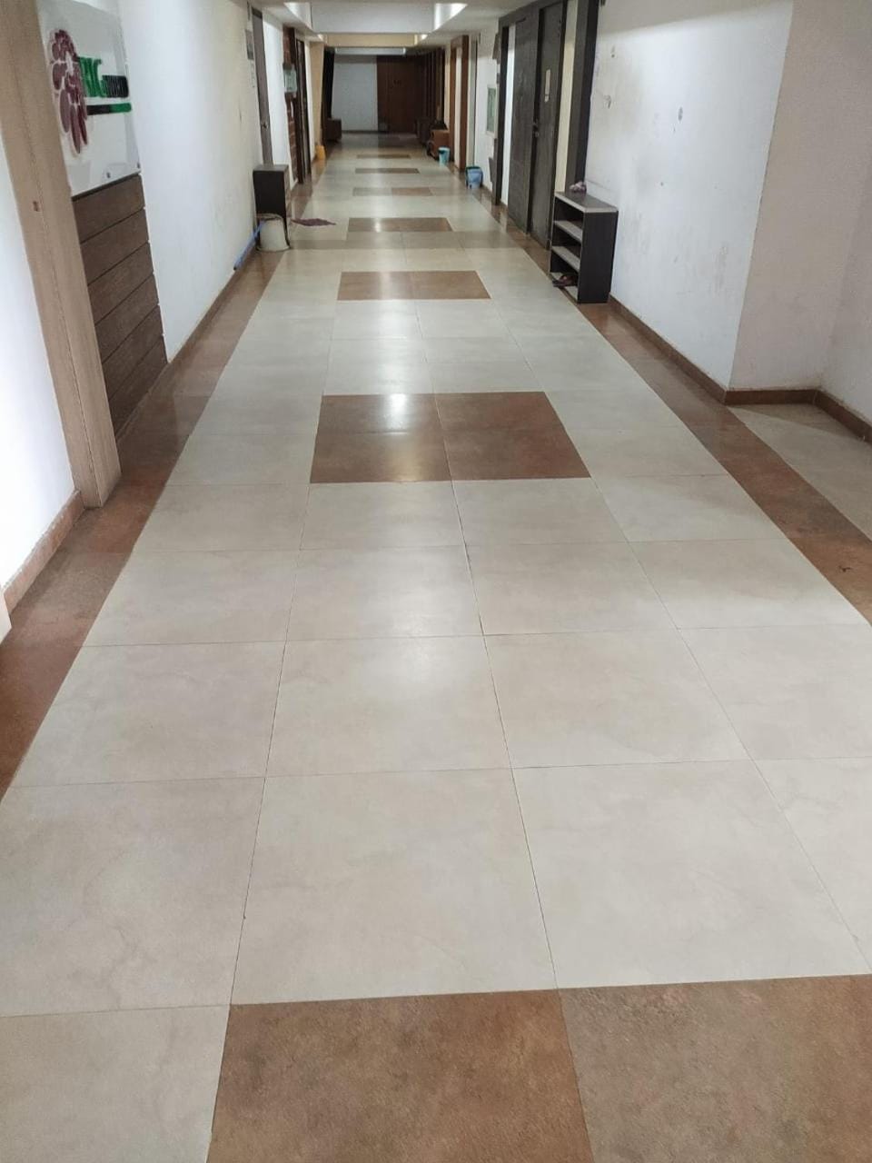 4D Square Mall Office Space for Rent on Yearly basis Campground/ 
RV Resort in Ahmedabad