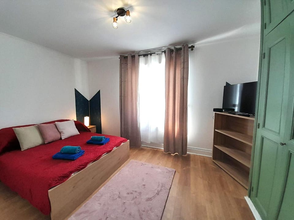 Bed, Bedroom