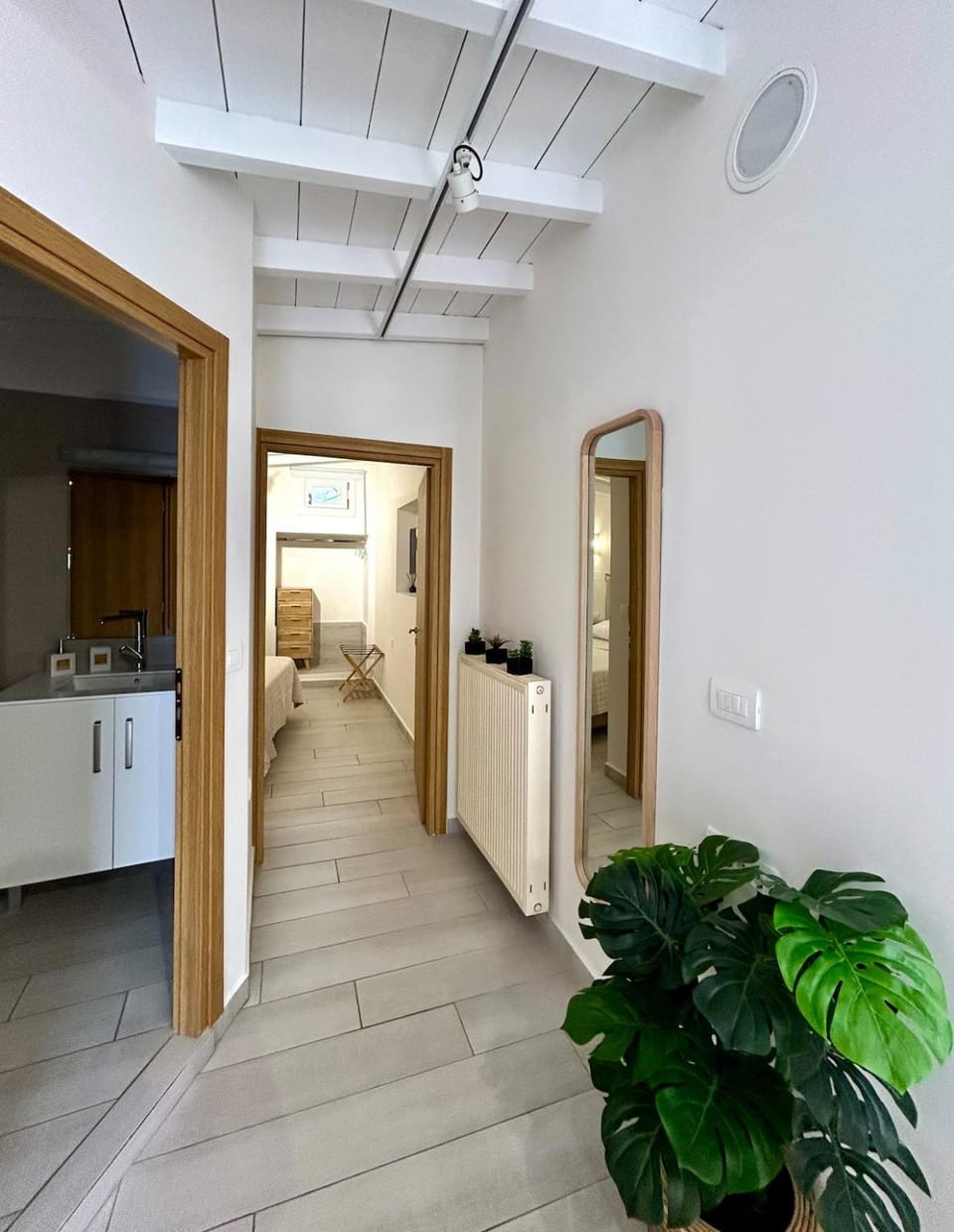 Living room, Photo of the whole room