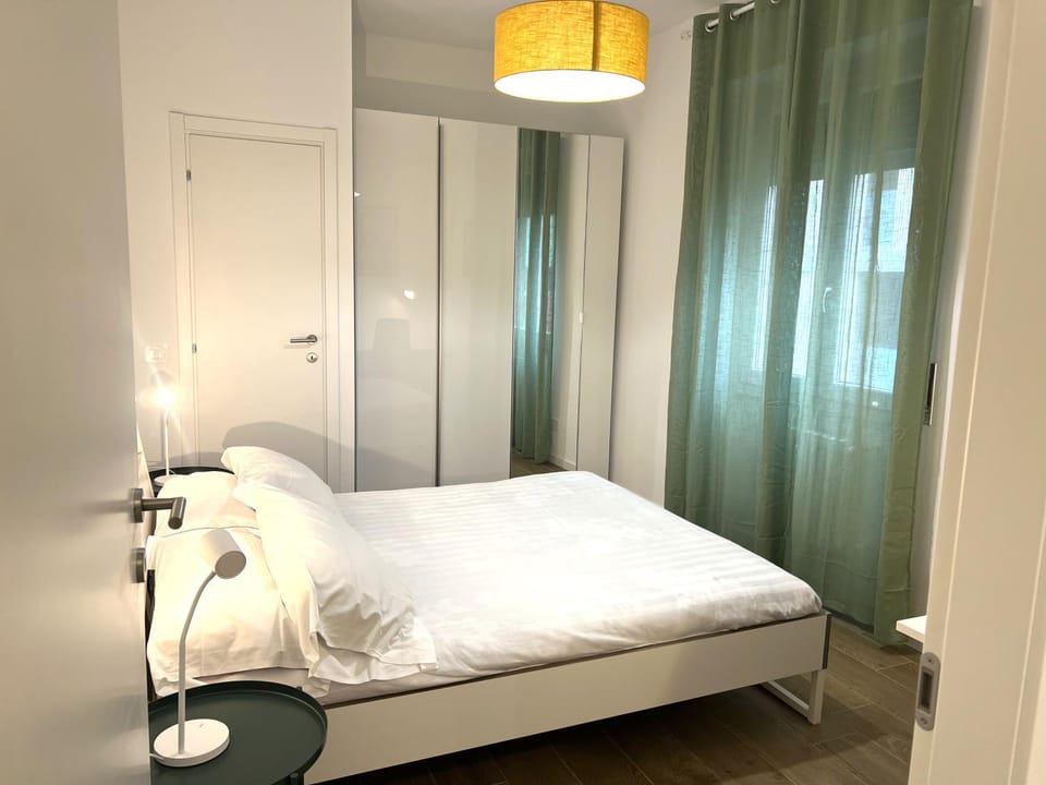 Bed, Photo of the whole room, Bedroom, wardrobe