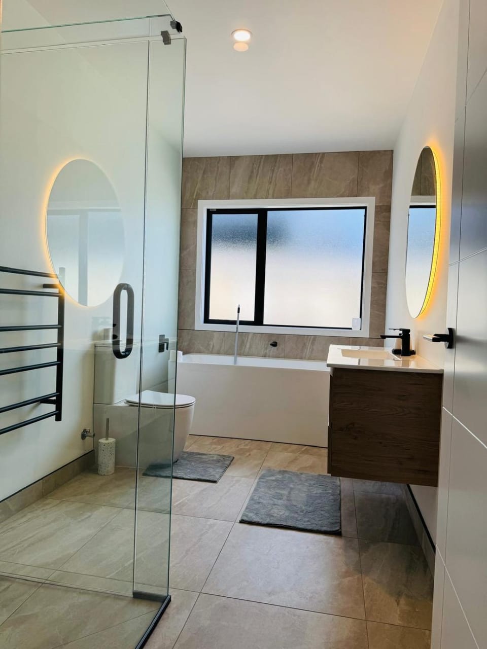 Separate entry room with share bathroom Vacation rental in Taupo