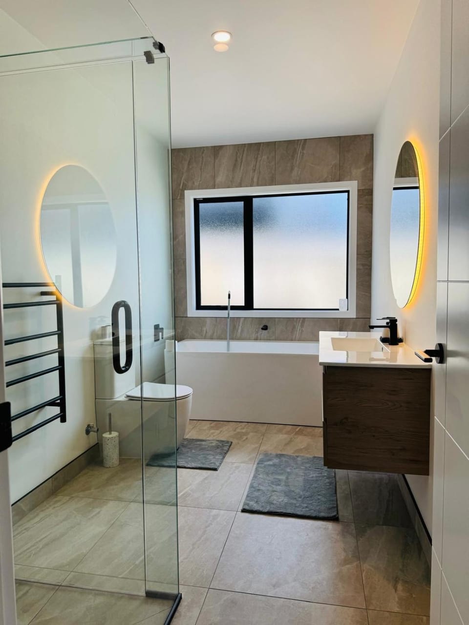 Separate entry room with share bathroom Vacation rental in Taupo