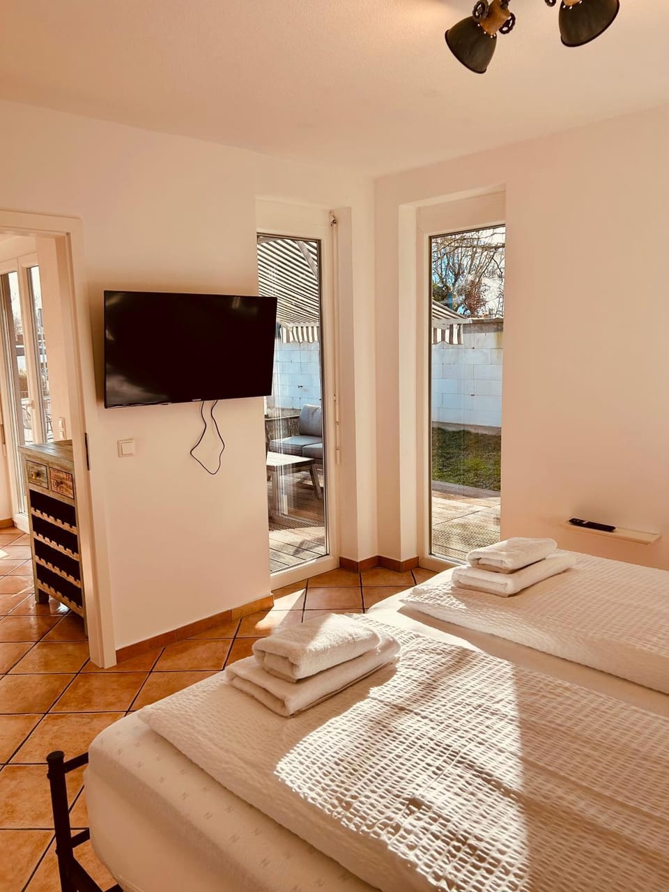 TheBlue Oak Apartments House in Rust