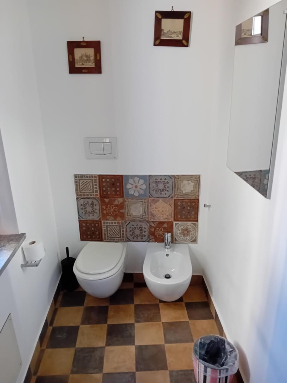 Toilet, bidet