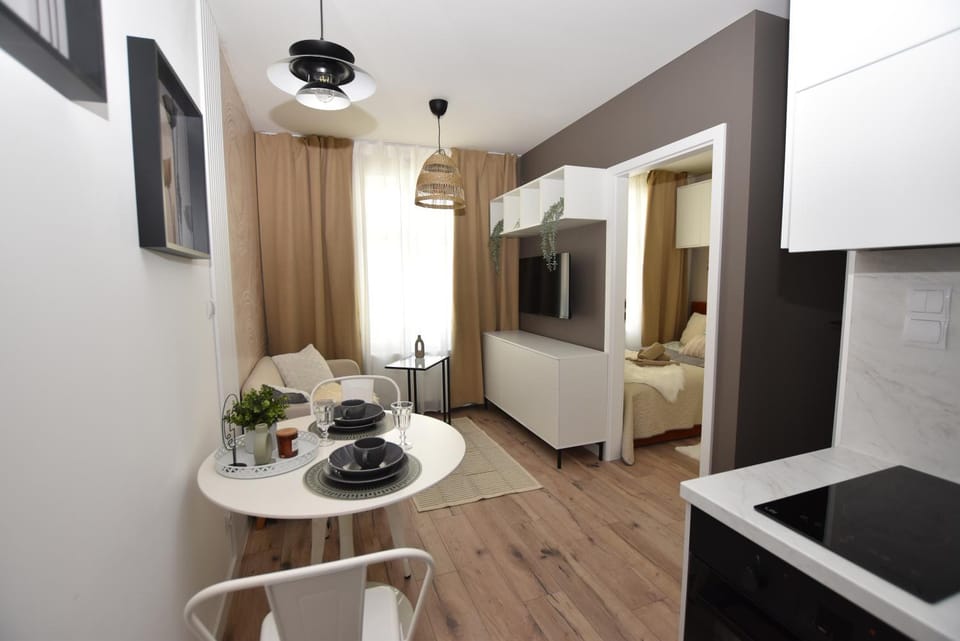 Communal lounge/ TV room, TV and multimedia, Kitchen or kitchenette, Living room, Seating area, Evening entertainment