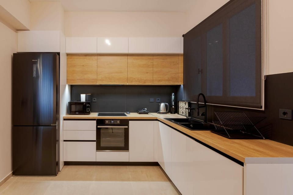 Coffee/tea facilities, Kitchen or kitchenette, dishwasher, oven, stove, toaster