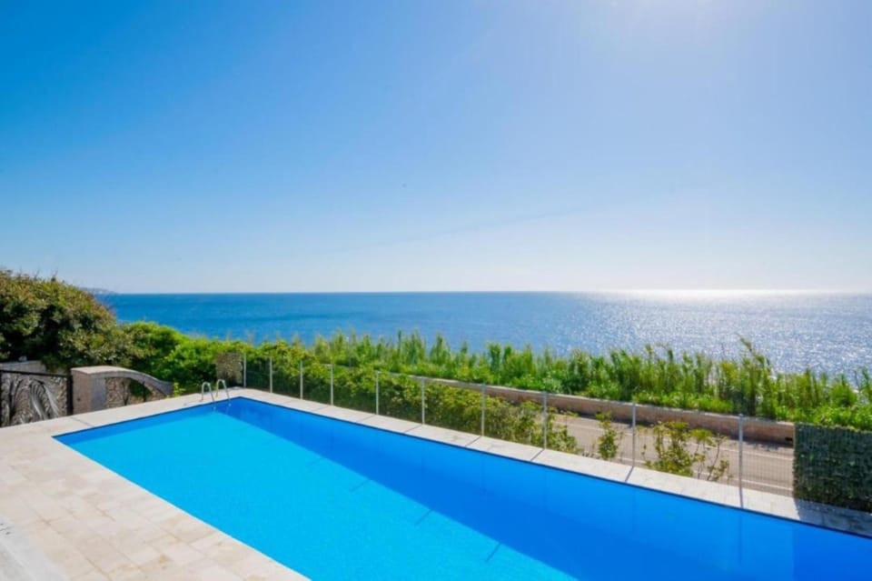 Day, Natural landscape, Pool view, Sea view, Swimming pool, sunbed
