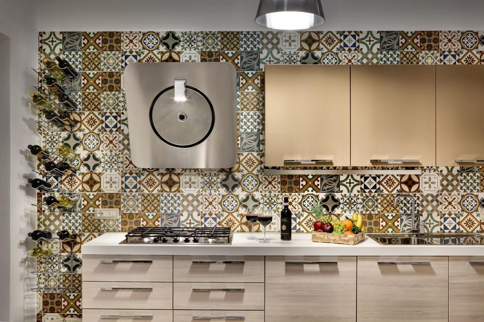 Coffee/tea facilities, Kitchen or kitchenette, Dining area