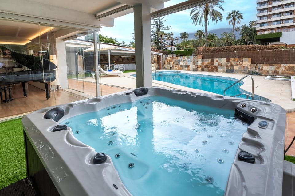 Hot Tub, Balcony/Terrace