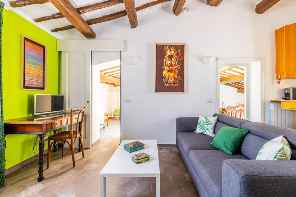 Fascinating attic - up to 2 guests - Trastevere Apartment in Rome