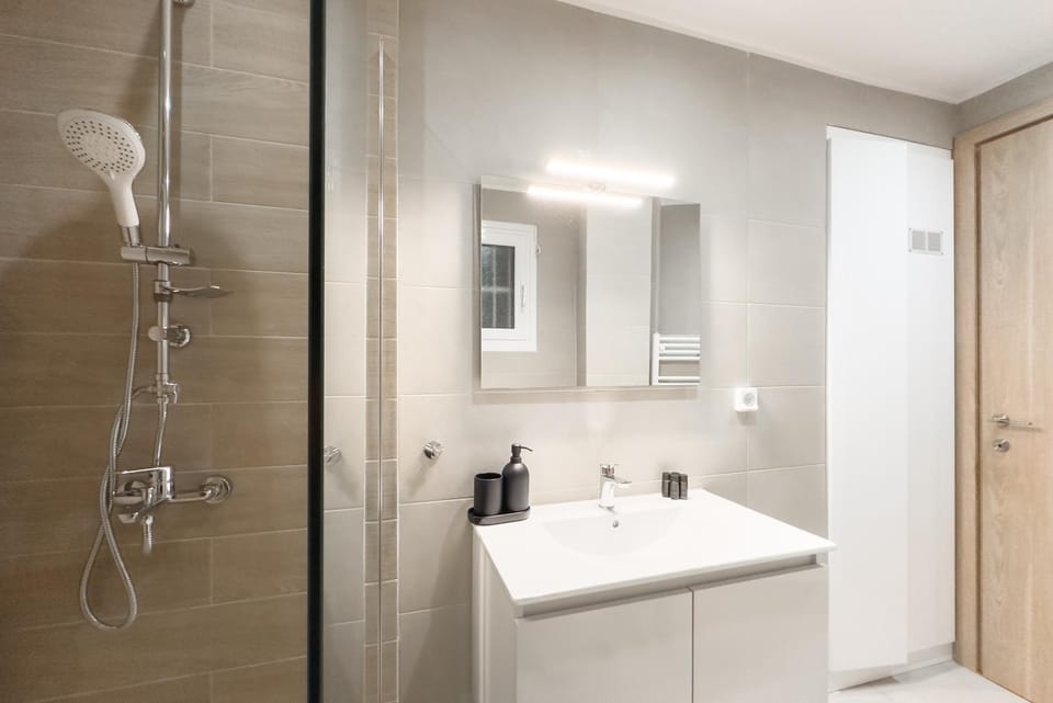 Shower, Bathroom
