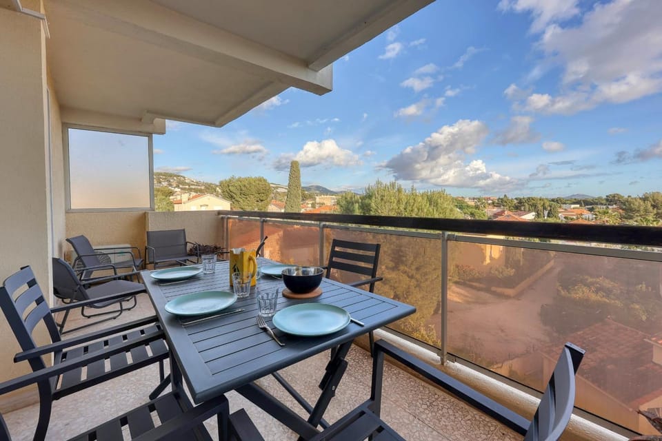 Balcony/Terrace, Seating area, Dining area