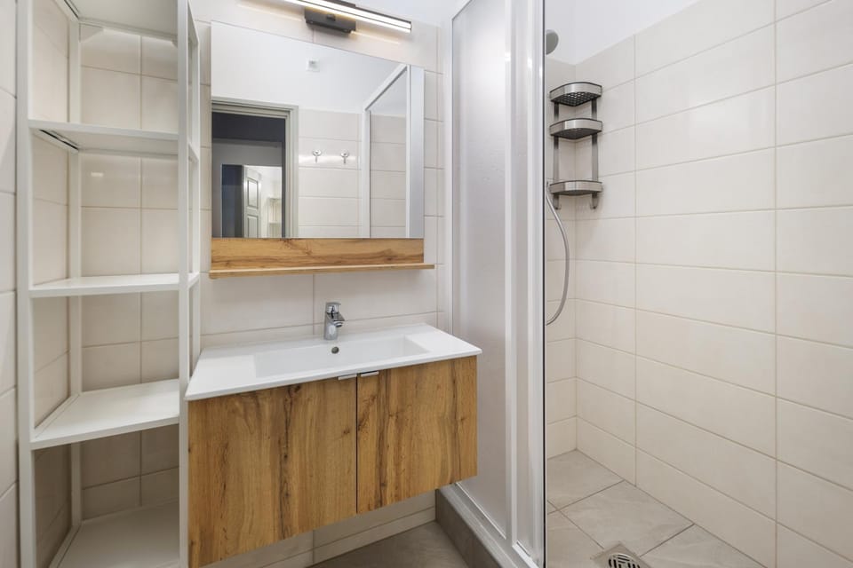 Shower, Bathroom