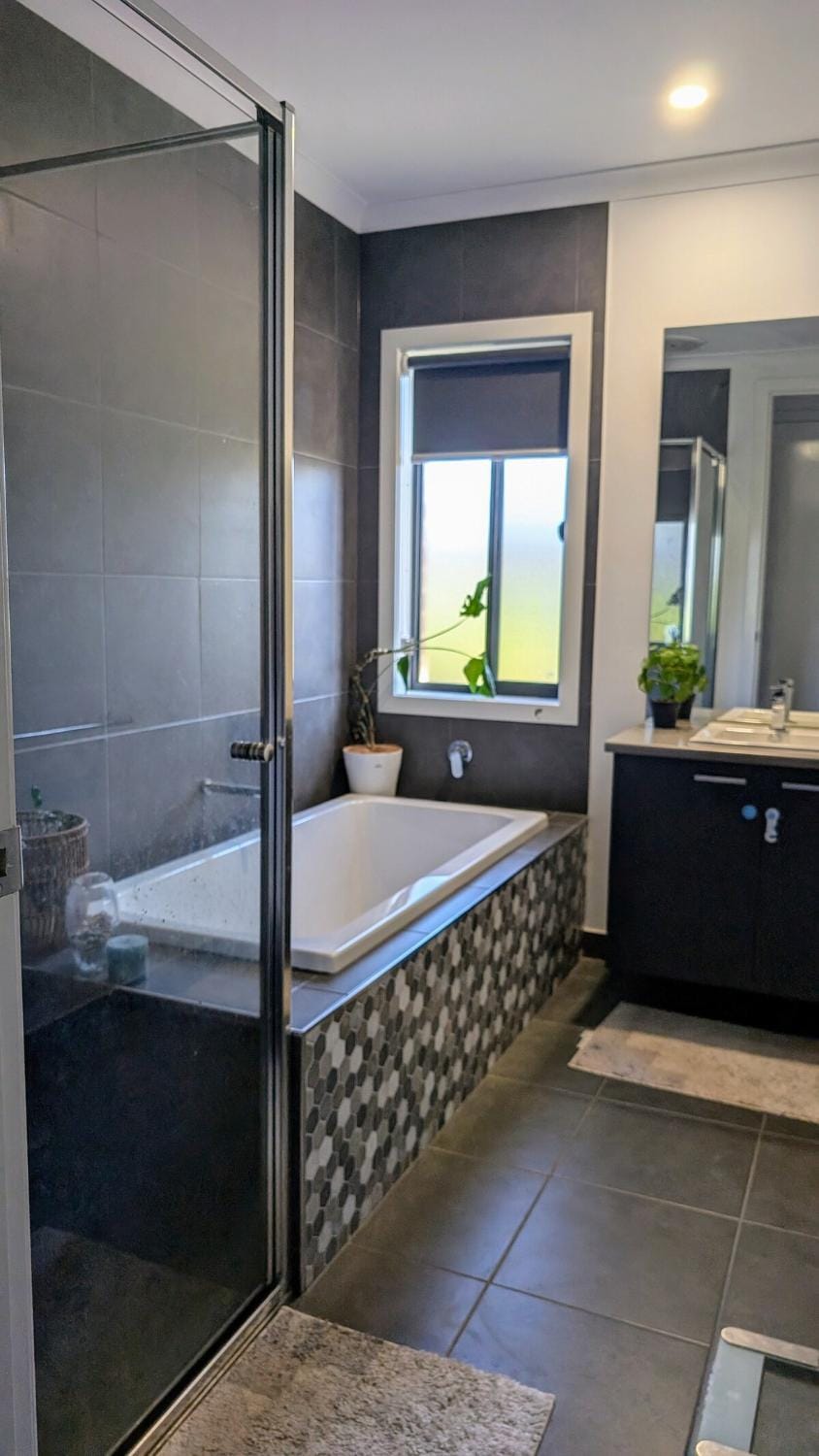 Shower, Bath