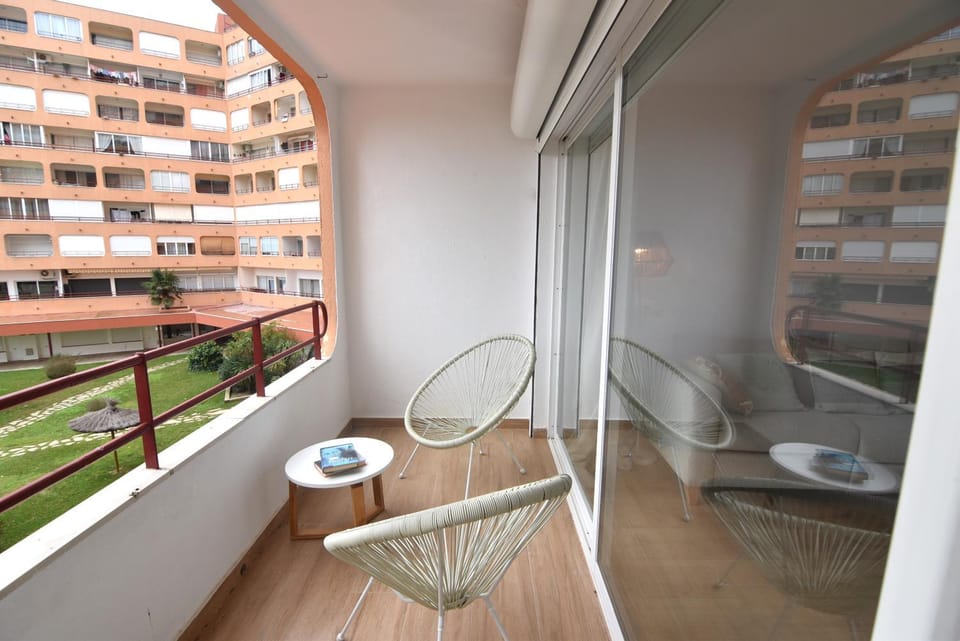 Property building, Off site, Balcony/Terrace