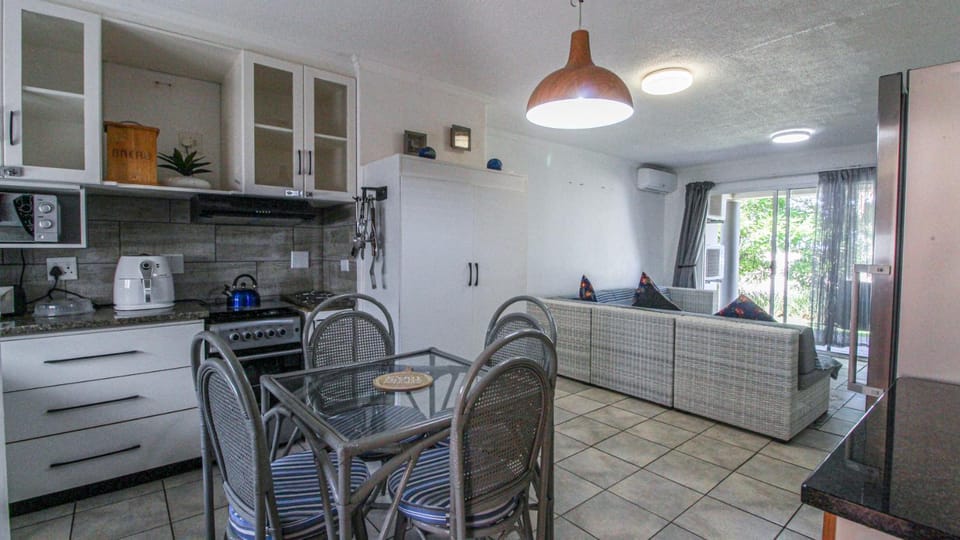 Seating area, Dining area, oven, stove, toaster