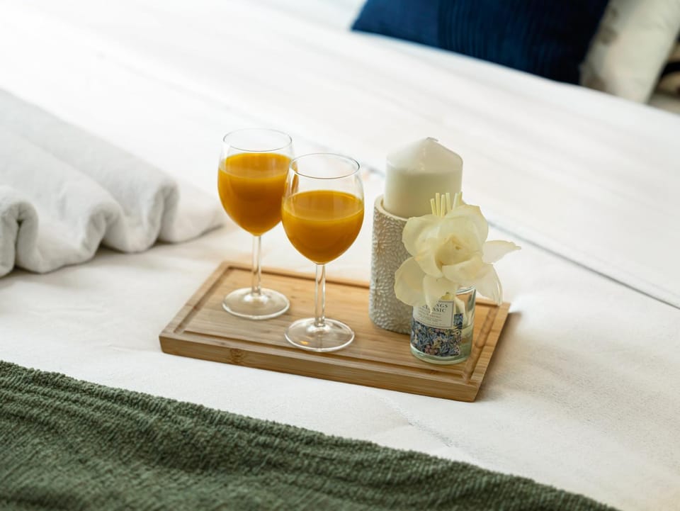 Luxurious 2BR Stay Marina View Apartment in Dubai